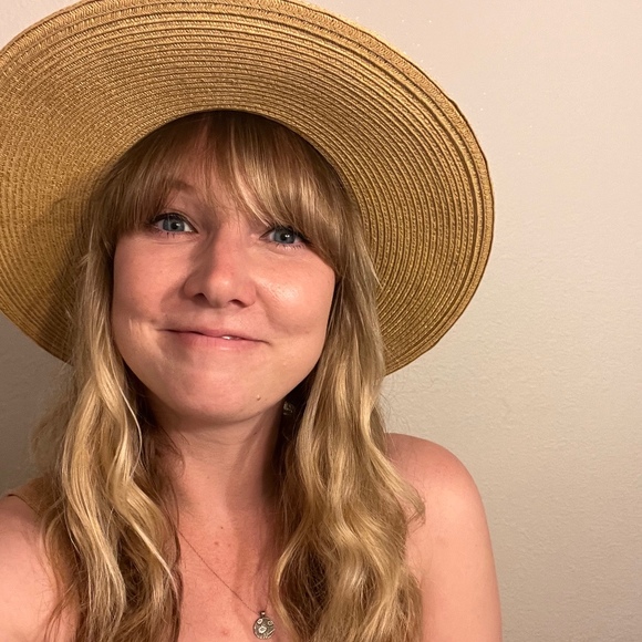 Meet your Posher, Jessica - Picture 1 of 1